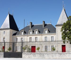 La façade du Château Peyrabon